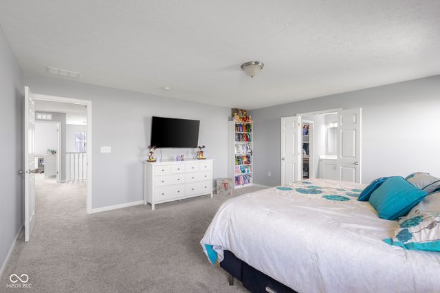 2402 Creekland Drive, Columbus, IN 47201