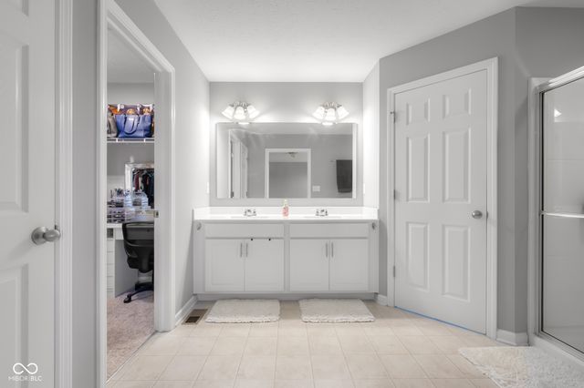 2402 Creekland Drive, Columbus, IN 47201