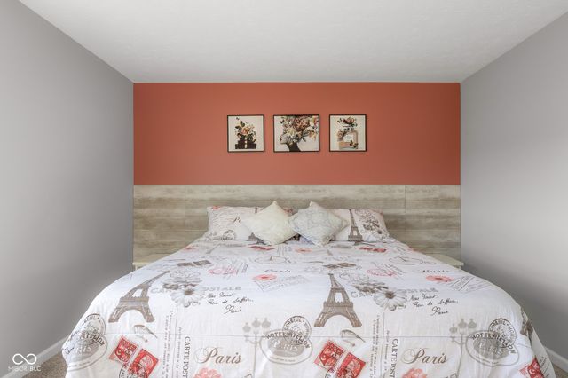 2402 Creekland Drive, Columbus, IN 47201