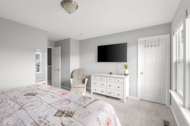 2402 Creekland Drive, Columbus, IN 47201