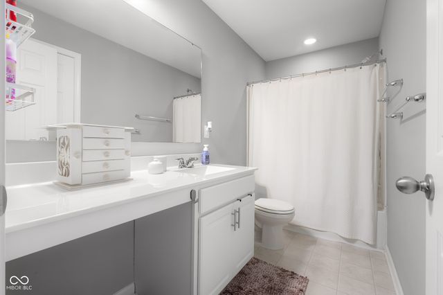 2402 Creekland Drive, Columbus, IN 47201