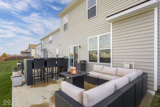 2402 Creekland Drive, Columbus, IN 47201