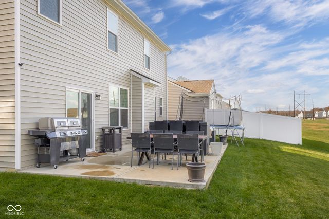 2402 Creekland Drive, Columbus, IN 47201