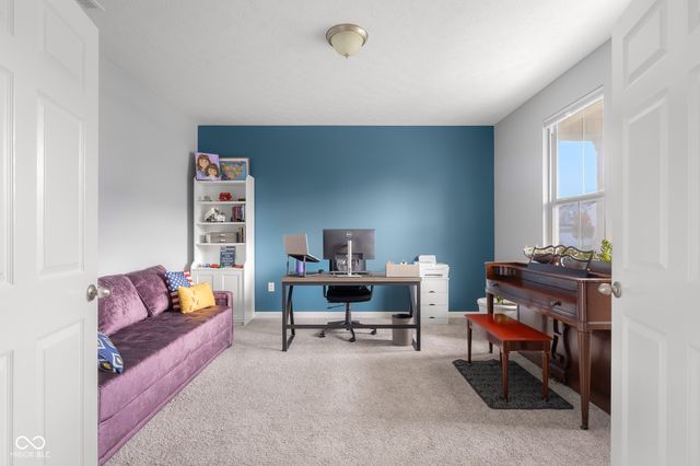 2402 Creekland Drive, Columbus, IN 47201