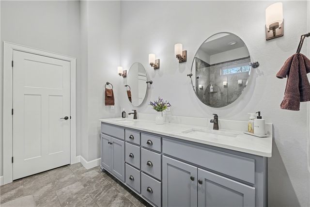 9 Luncarty Lane, Bella Vista, AR 72715