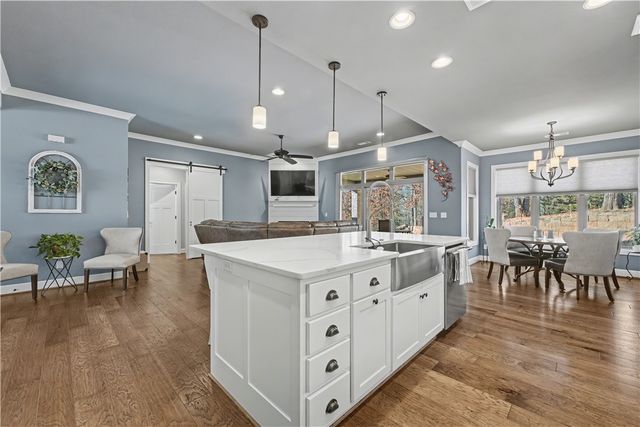 9 Luncarty Lane, Bella Vista, AR 72715