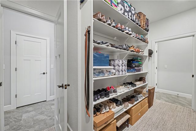 9 Luncarty Lane, Bella Vista, AR 72715