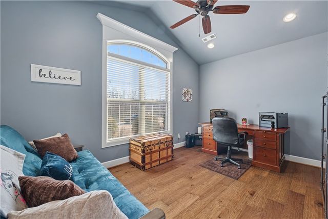 9 Luncarty Lane, Bella Vista, AR 72715