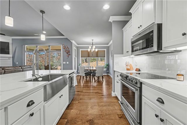 9 Luncarty Lane, Bella Vista, AR 72715