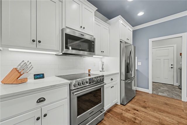 9 Luncarty Lane, Bella Vista, AR 72715