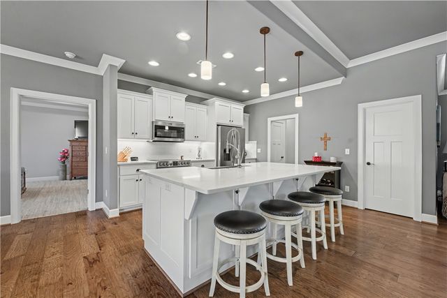 9 Luncarty Lane, Bella Vista, AR 72715