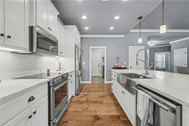 9 Luncarty Lane, Bella Vista, AR 72715