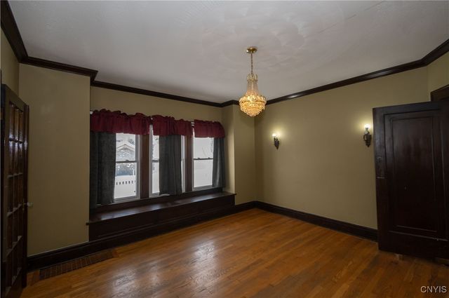 221 WHITTIER Avenue, Syracuse, NY 13204