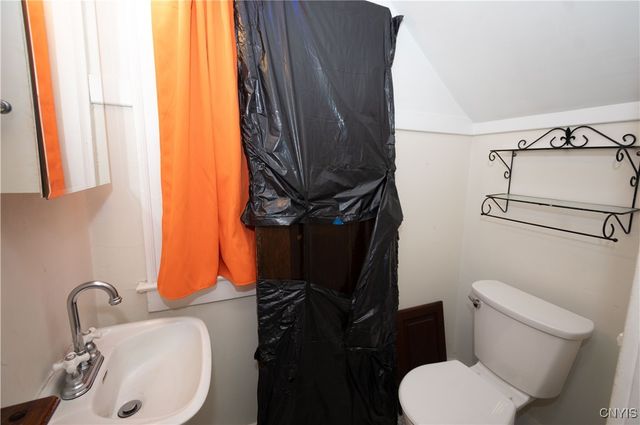 221 WHITTIER Avenue, Syracuse, NY 13204