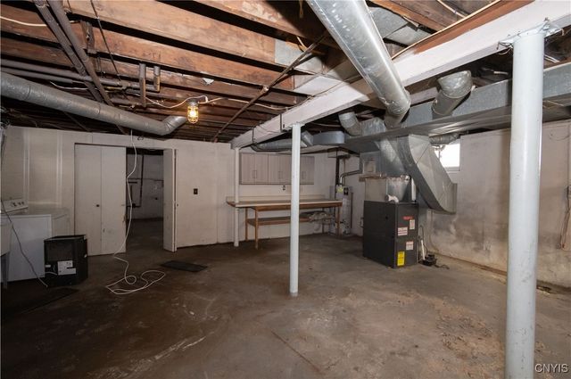 221 WHITTIER Avenue, Syracuse, NY 13204