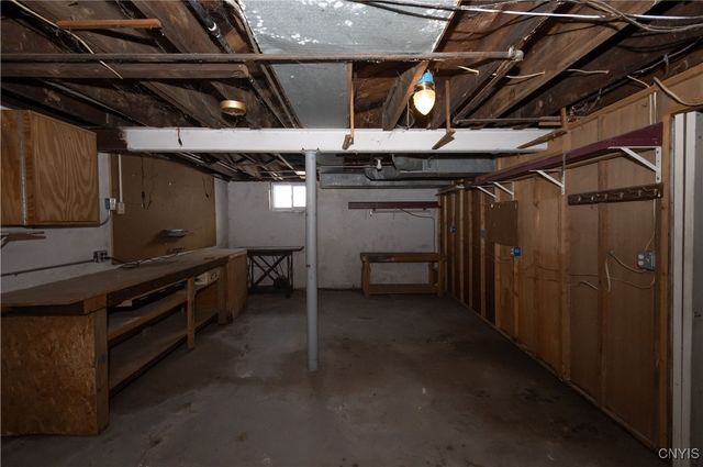 221 WHITTIER Avenue, Syracuse, NY 13204