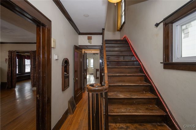 221 WHITTIER Avenue, Syracuse, NY 13204