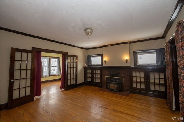 221 WHITTIER Avenue, Syracuse, NY 13204