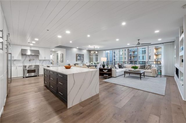 700 Park Regency NE Place 1605, Atlanta, GA 30326