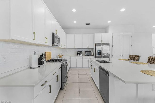 20269 Fair Oak LN, Estero, FL 33928