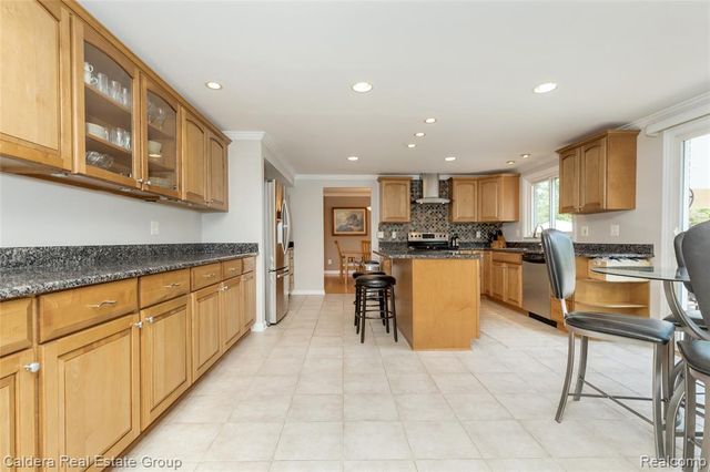 943 Huntsford Court, Troy, MI 48084