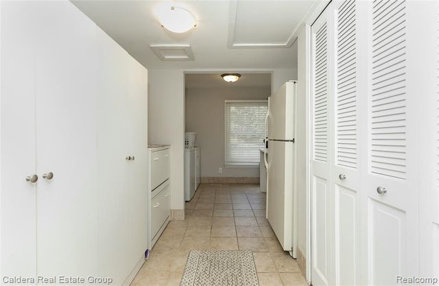 943 Huntsford Court, Troy, MI 48084