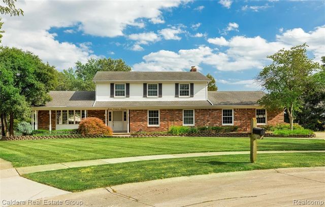 943 Huntsford Court, Troy, MI 48084