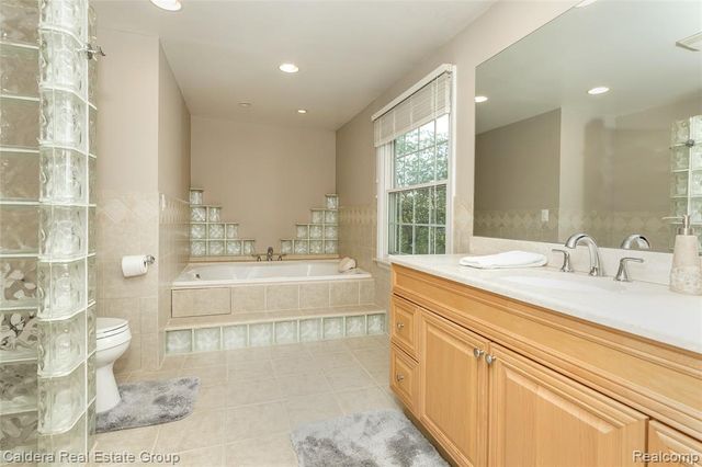 943 Huntsford Court, Troy, MI 48084