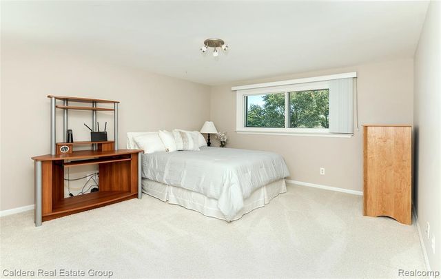 943 Huntsford Court, Troy, MI 48084