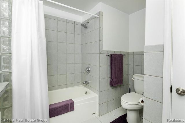 943 Huntsford Court, Troy, MI 48084