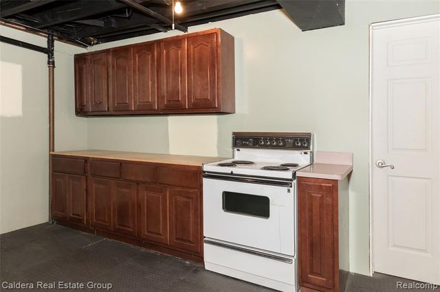 943 Huntsford Court, Troy, MI 48084