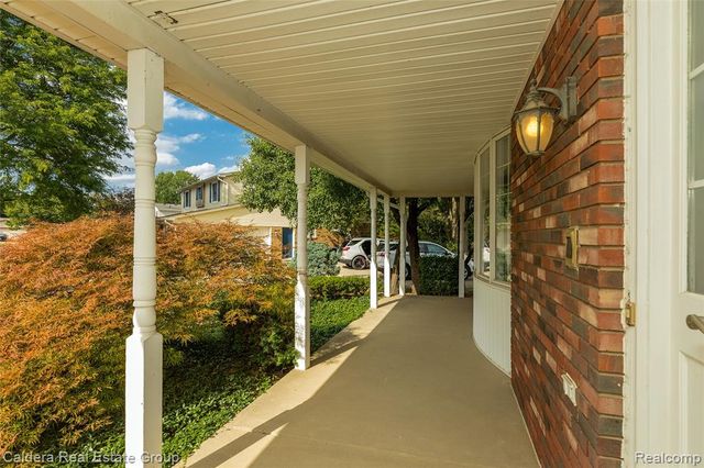943 Huntsford Court, Troy, MI 48084