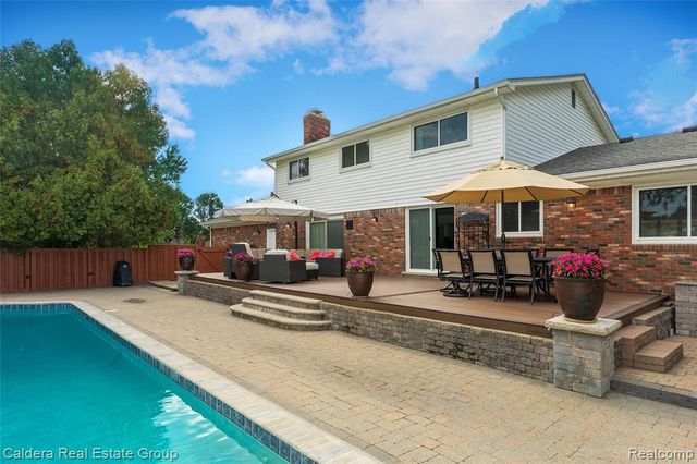 943 Huntsford Court, Troy, MI 48084