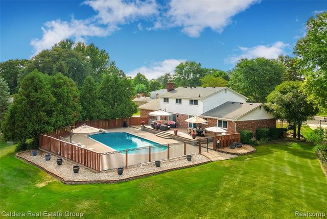 943 Huntsford Court, Troy, MI 48084
