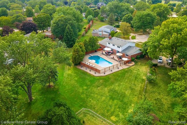 943 Huntsford Court, Troy, MI 48084