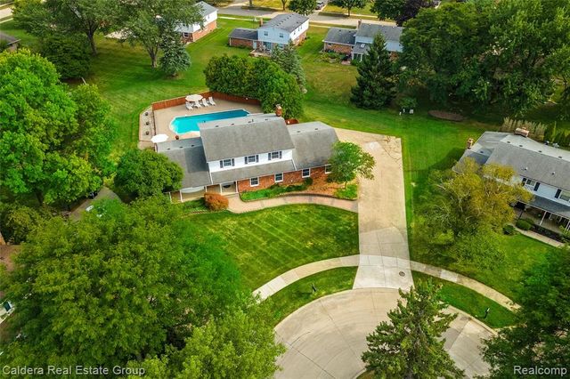 943 Huntsford Court, Troy, MI 48084