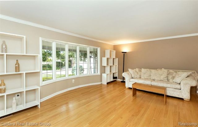 943 Huntsford Court, Troy, MI 48084