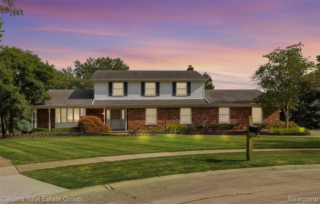 943 Huntsford Court, Troy, MI 48084