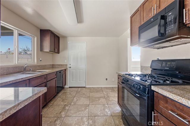 2928 Hilldale, Simi Valley, CA 93063