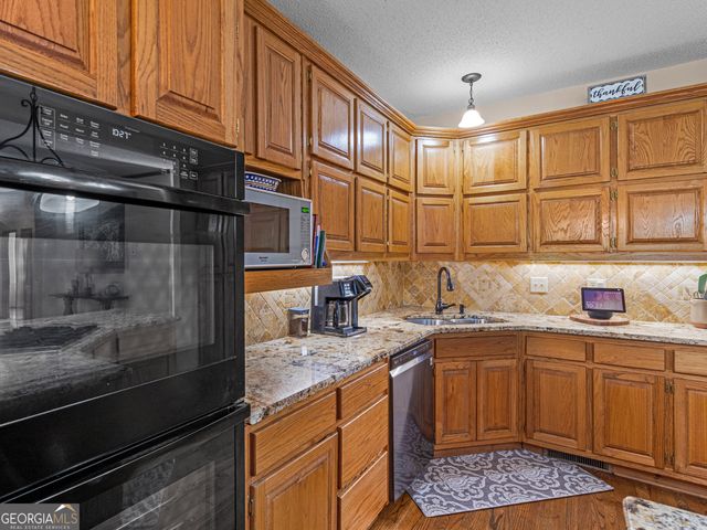 325 Country Side Drive, Mcdonough, GA 30252