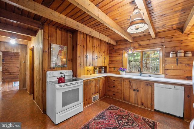 912 HEATHER LN, Phoenixville, PA 19460