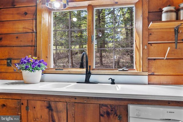 912 HEATHER LN, Phoenixville, PA 19460