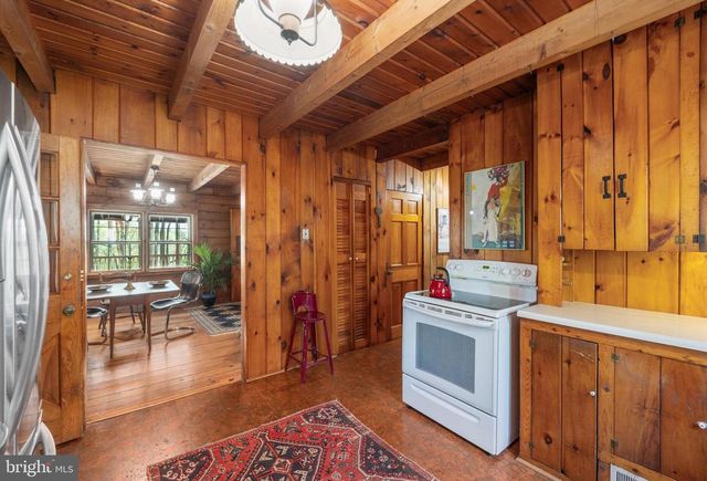 912 HEATHER LN, Phoenixville, PA 19460