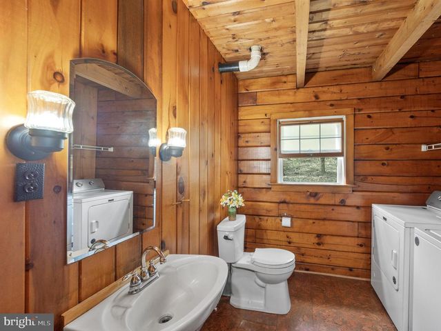 912 HEATHER LN, Phoenixville, PA 19460