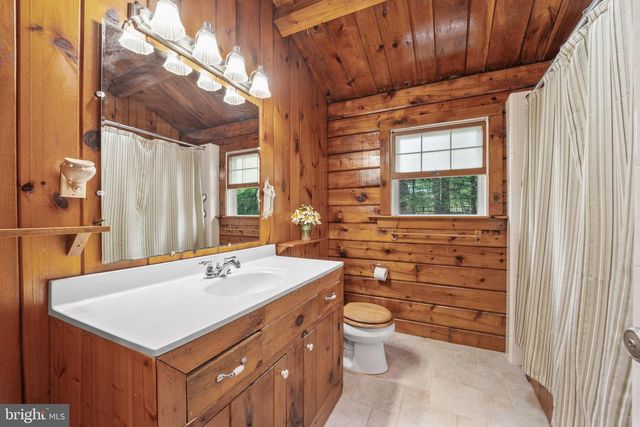 912 HEATHER LN, Phoenixville, PA 19460