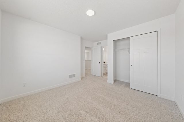 325 Ravencroft Road, Waconia, MN 55387