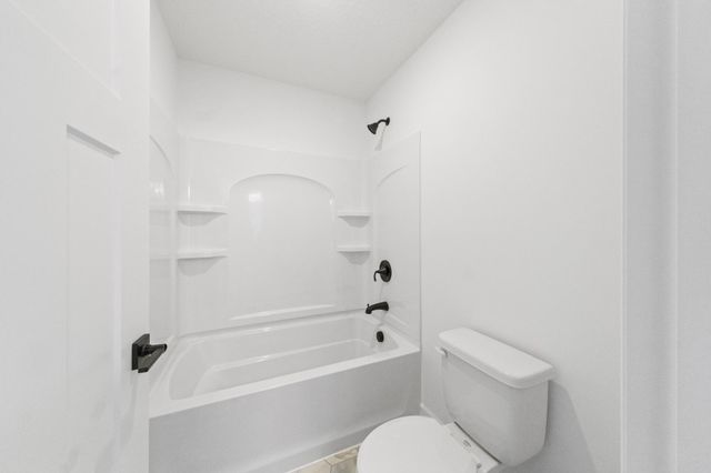 325 Ravencroft Road, Waconia, MN 55387