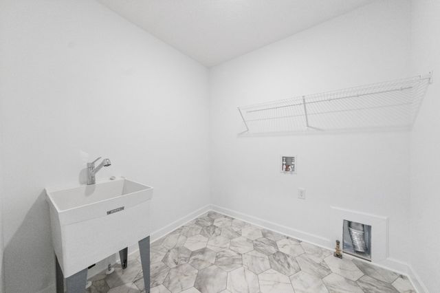 325 Ravencroft Road, Waconia, MN 55387