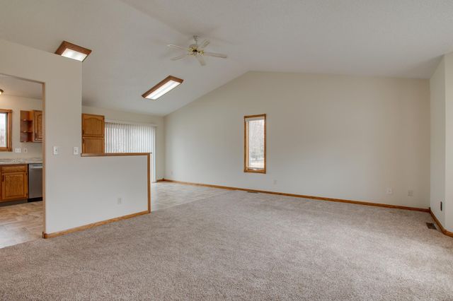 560 41st Avenue S, Moorhead, MN 56560