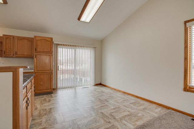 560 41st Avenue S, Moorhead, MN 56560